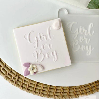 Tampon 3D "Girl or Boy" pour créer des biscuits personnalisés avec un design en relief, idéal pour les baby showers et fêtes de genre.