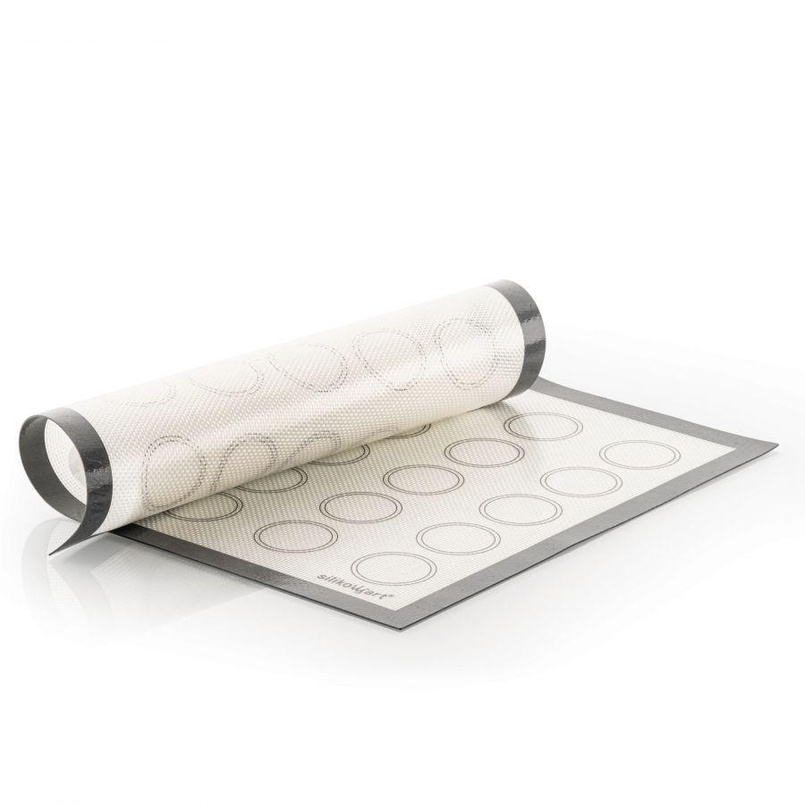 Tapis antiadhésif en silicone avec âme en fibre de verre pour la réalisation de macarons et la préparation de pâtes modélisables, chocolat et sucre.